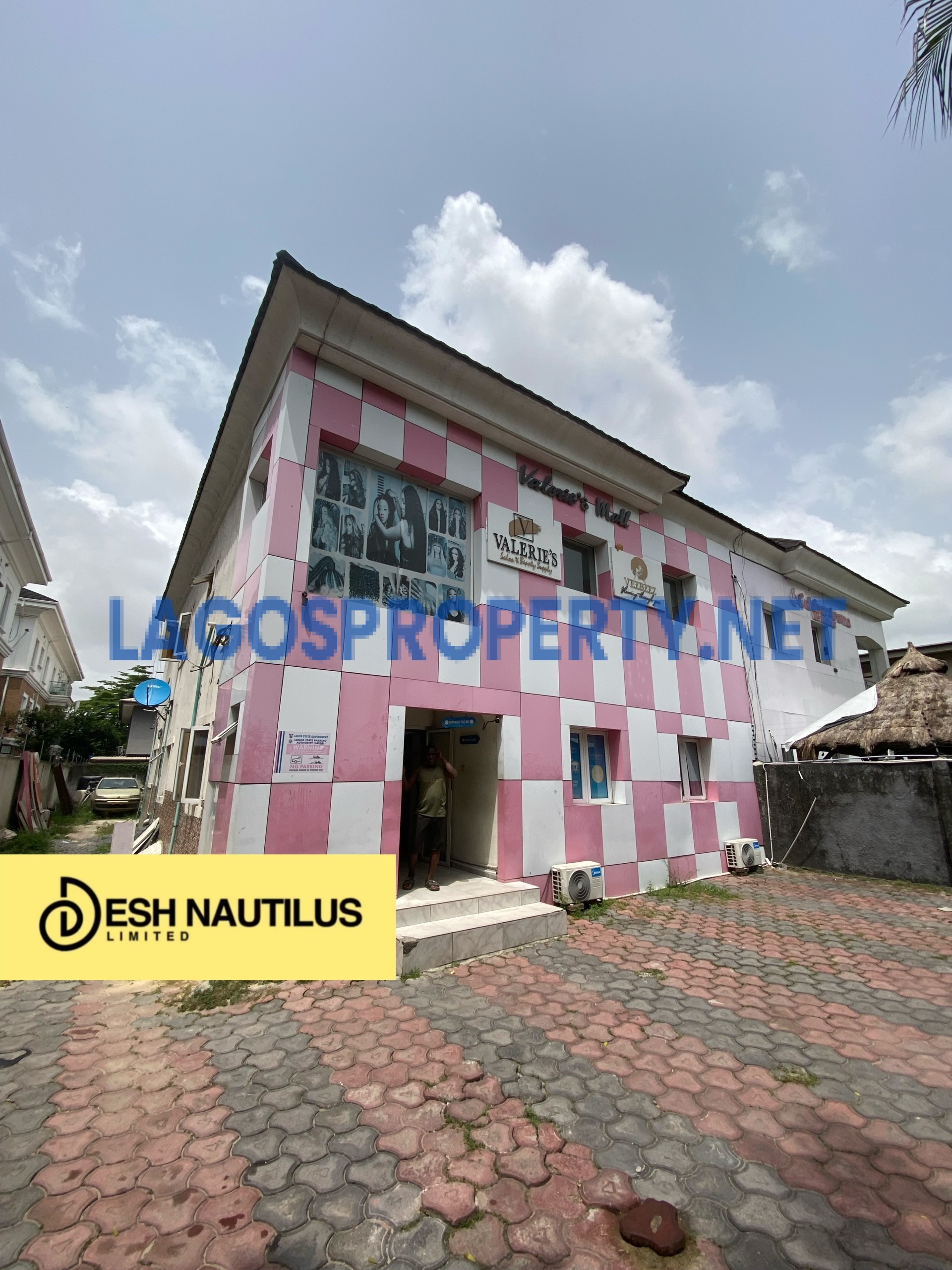 Modern office space for rent in Lekki scheme 1