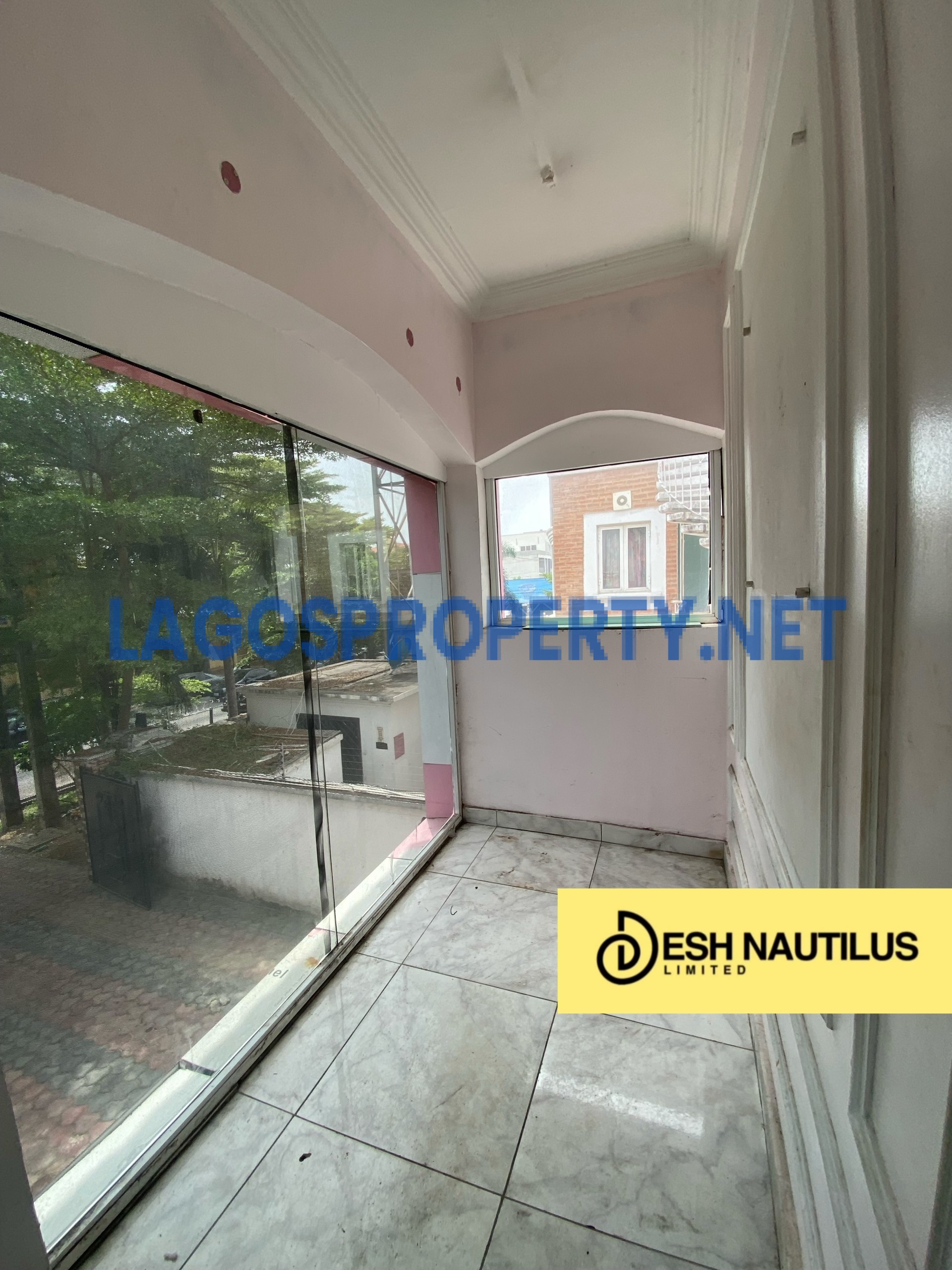 Modern office space for rent in Lekki scheme 1